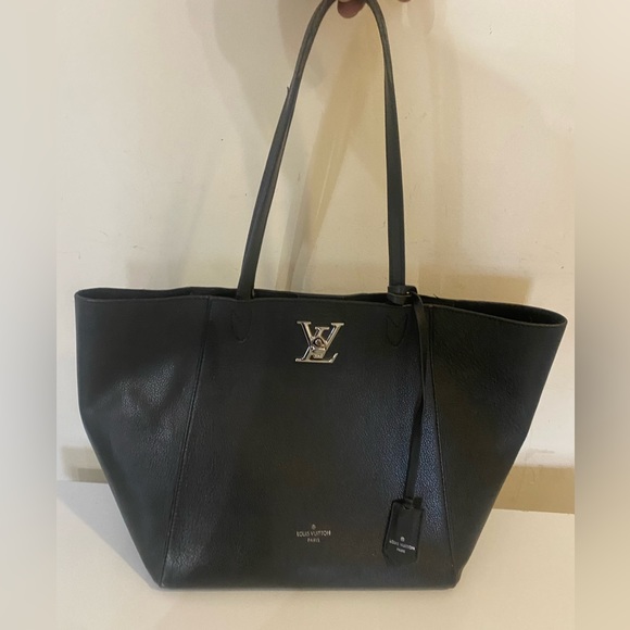 LOUIS VUITTON Lock Me - Cabas Tote Bag Shoulder Bag Leather Noir M42291 - Picture 2 of 9